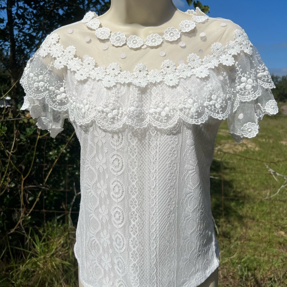 Chic White Lace Blouse